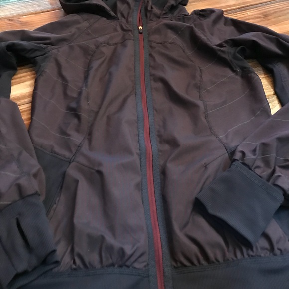 SOLD!!!!Lululemon Jacket! Sz 4 - Picture 2 of 4